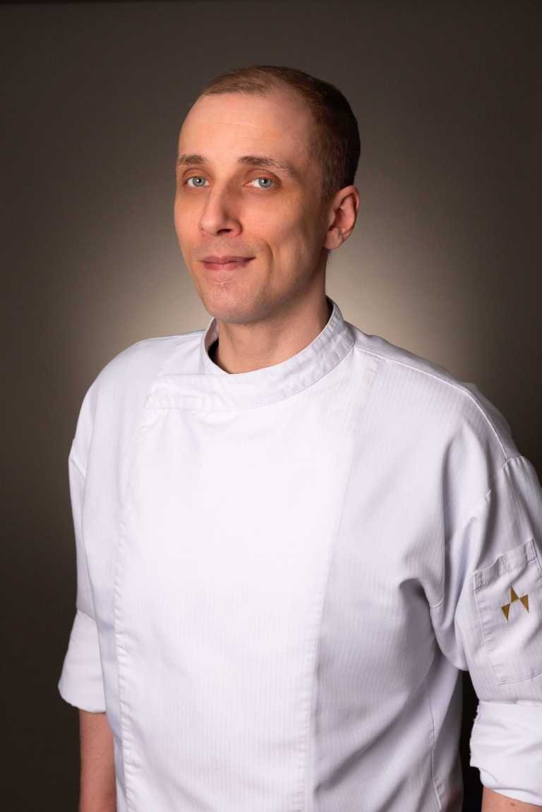 portrait von einem Koch fotografiert vom Fotografen für Hotellerie und Gastronomie